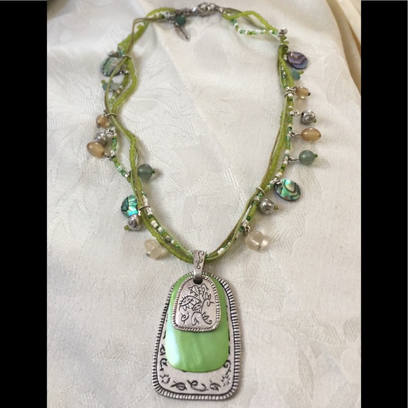 COLDWATER CREEK Signed Green Shell & Abalone Necklace - Picture 2 of 9